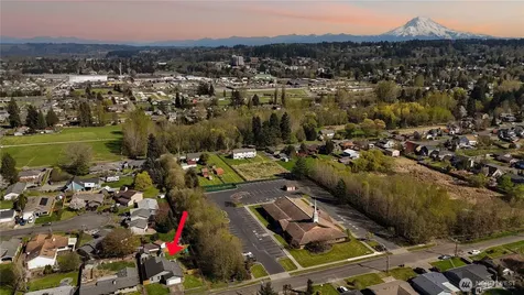 933 13th Street SW Puyallup WA 98371