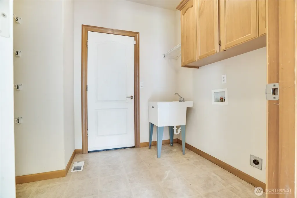 19321 205th Street E Orting WA 98360