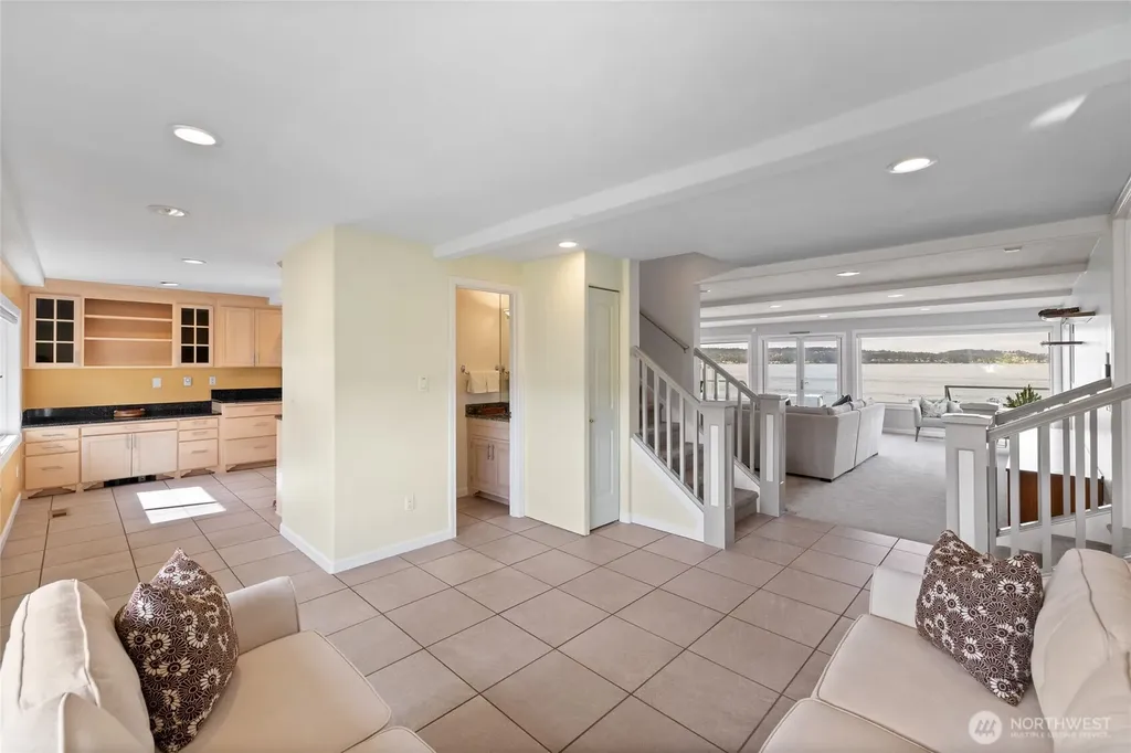 1838 Day Island Boulevard W University Place WA 98466
