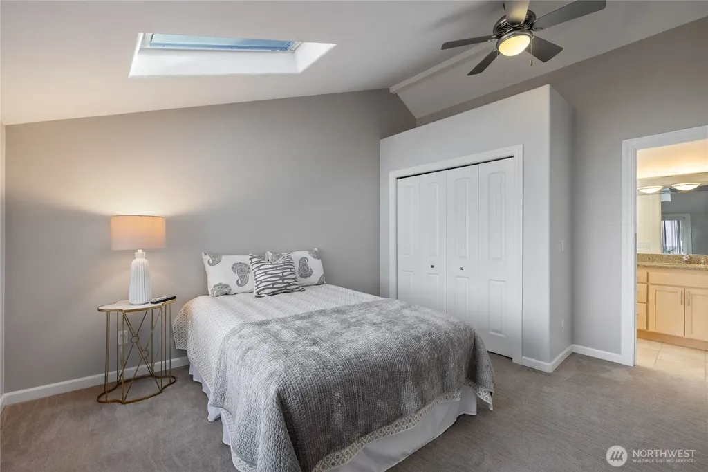 1838 Day Island Boulevard W University Place WA 98466