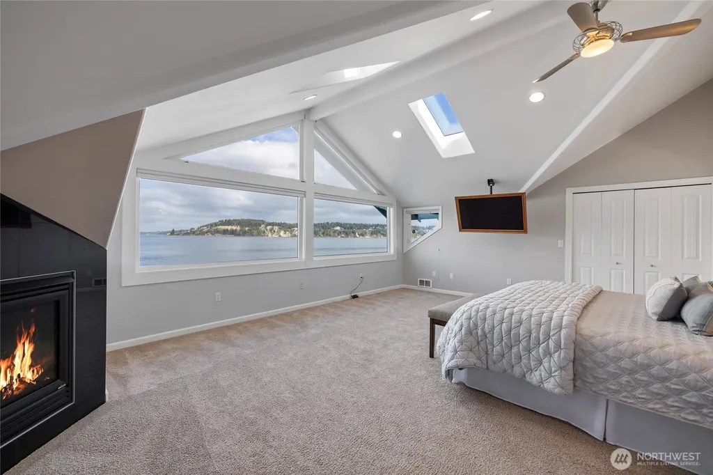 1838 Day Island Boulevard W University Place WA 98466