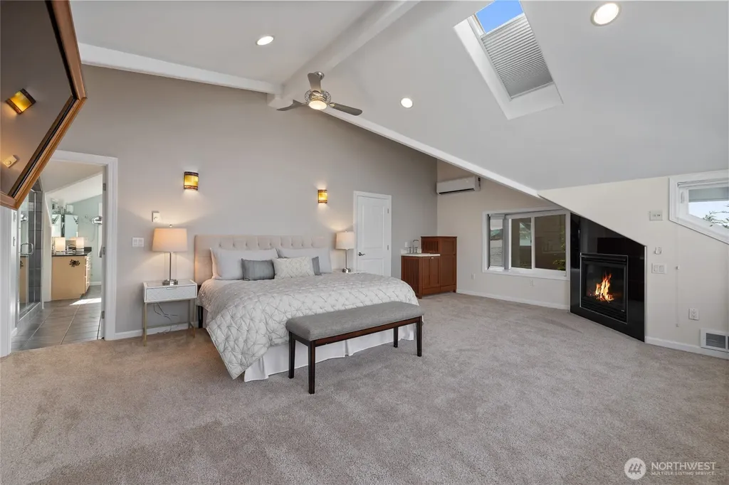 1838 Day Island Boulevard W University Place WA 98466