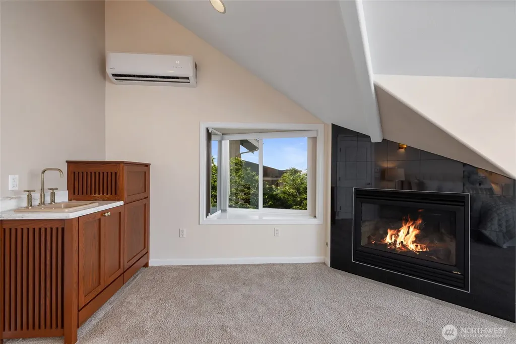 1838 Day Island Boulevard W University Place WA 98466