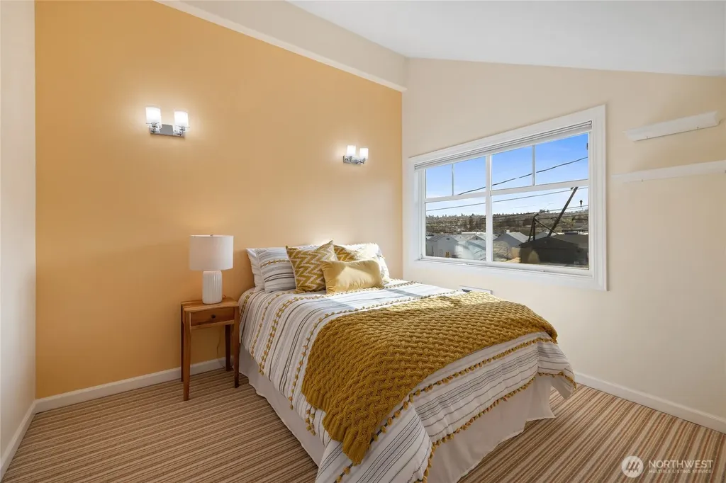 1838 Day Island Boulevard W University Place WA 98466