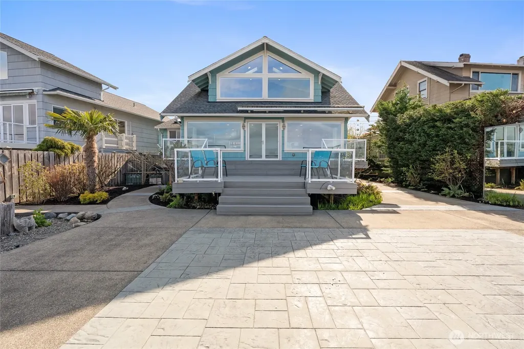 1838 Day Island Boulevard W University Place WA 98466