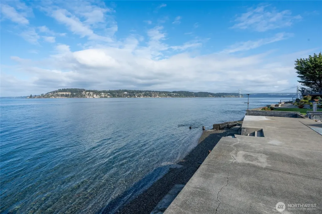 1838 Day Island Boulevard W University Place WA 98466