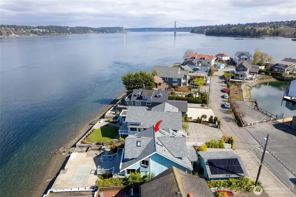 1838 Day Island Boulevard W University Place WA 98466