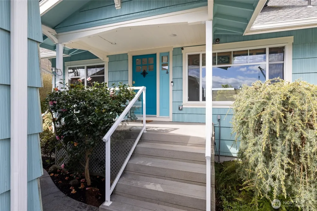 1838 Day Island Boulevard W University Place WA 98466