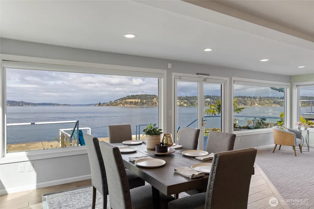 1838 Day Island Boulevard W University Place WA 98466