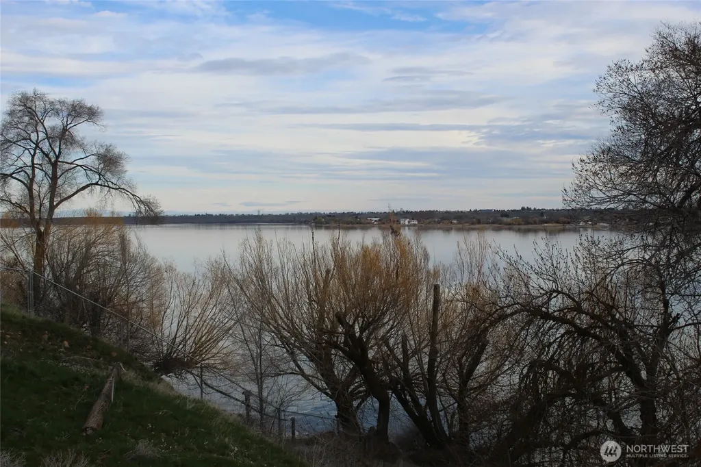 2835 Westshore Drive NE Moses Lake WA 98837