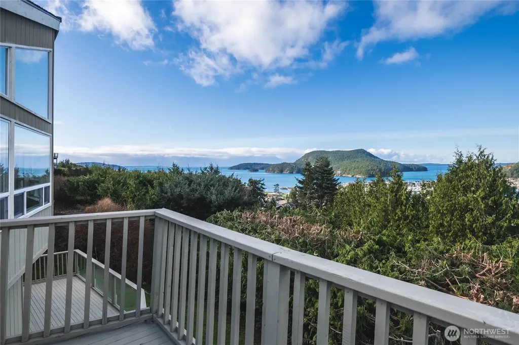 2104 Highland Drive Anacortes WA 98221