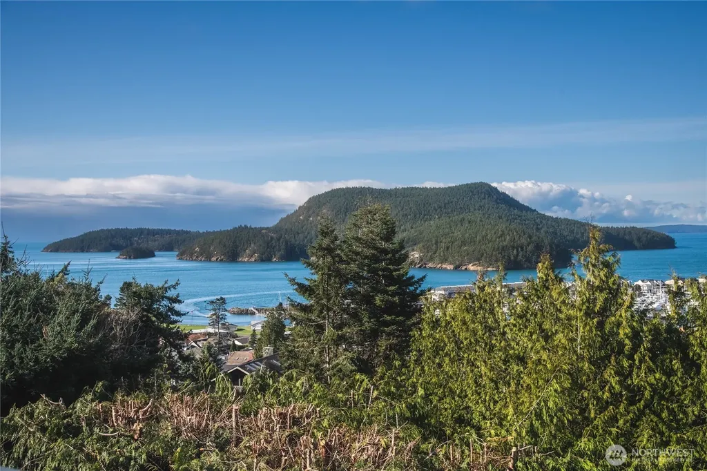 2104 Highland Drive Anacortes WA 98221