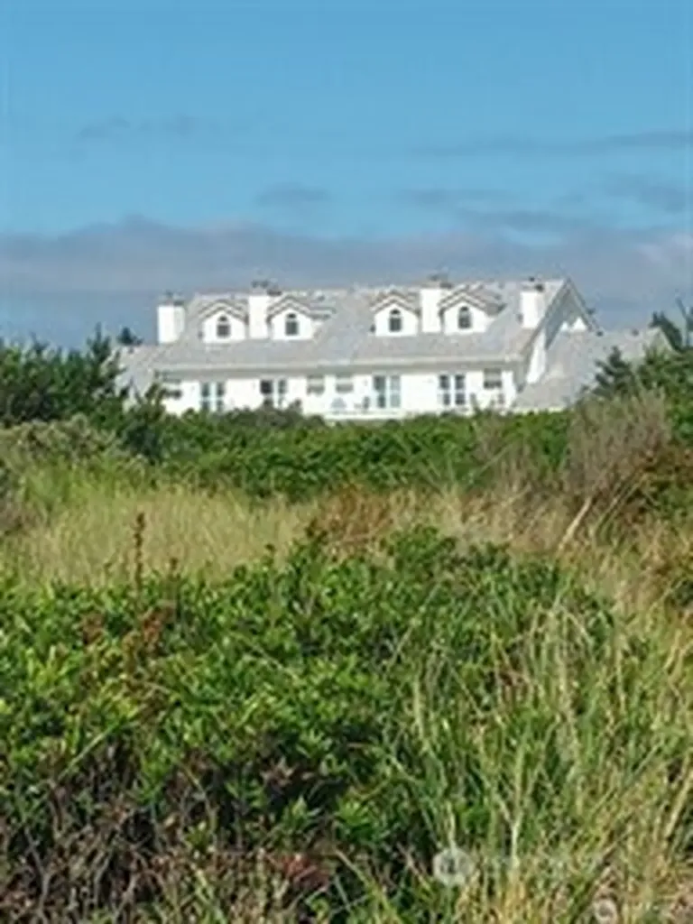 855 Ocean Shores Boulevard NW Ocean Shores WA 98569