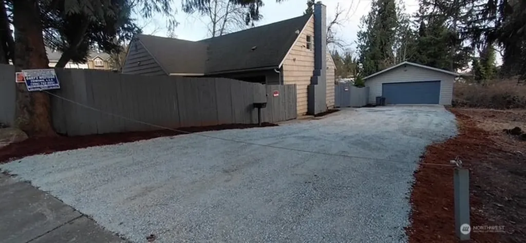 6221 S 129th Street Seattle WA 98178
