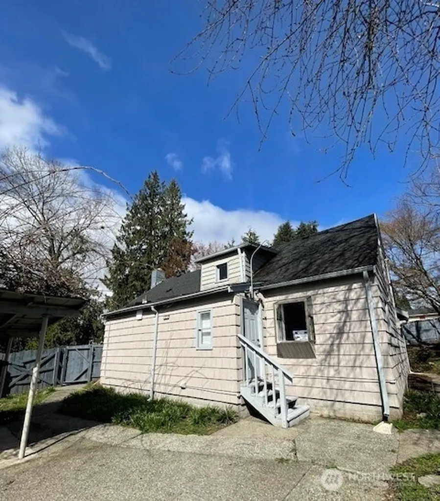 6221 S 129th Street Seattle WA 98178