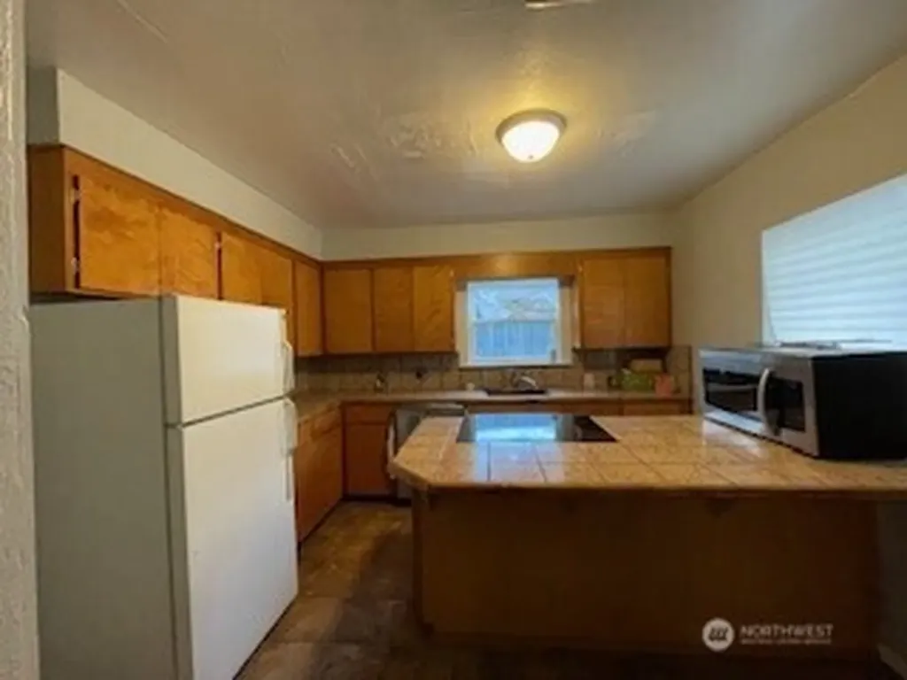 6221 S 129th Street Seattle WA 98178