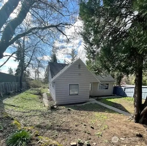 6221 S 129th Street Seattle WA 98178