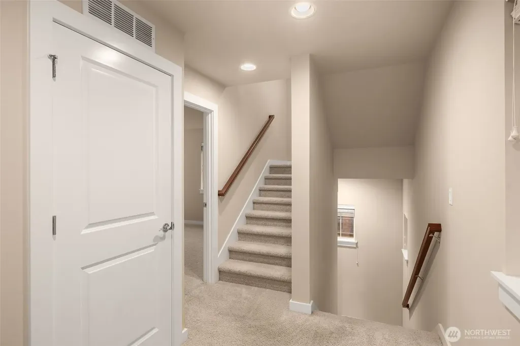 365 NE Denny Way Issaquah WA 98029