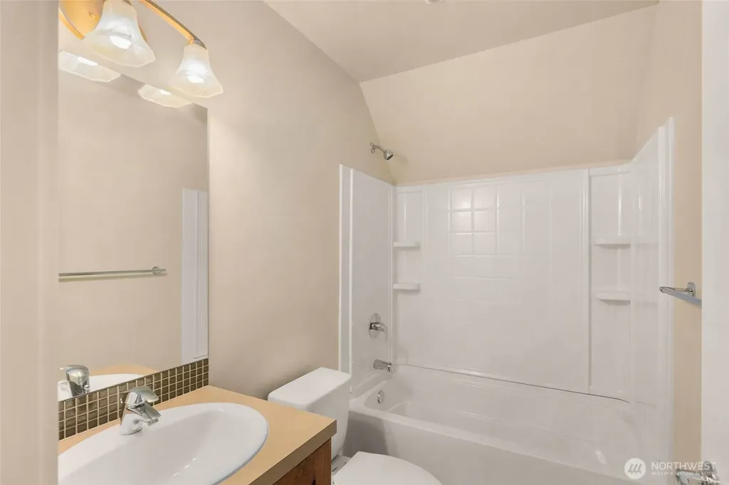 365 NE Denny Way Issaquah WA 98029