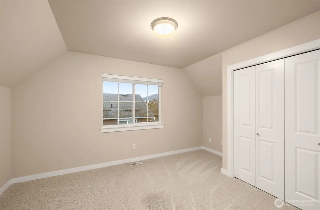 365 NE Denny Way Issaquah WA 98029