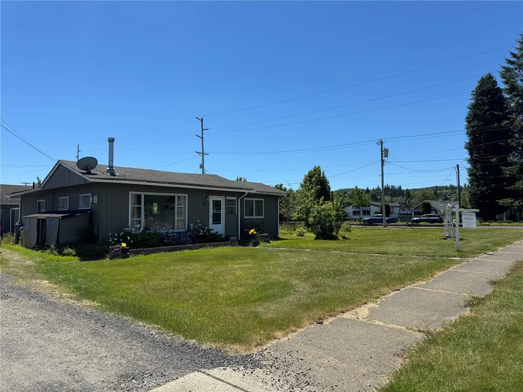 117 J Street Cosmopolis WA 98537