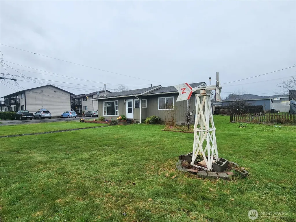 117 J Street Cosmopolis WA 98537