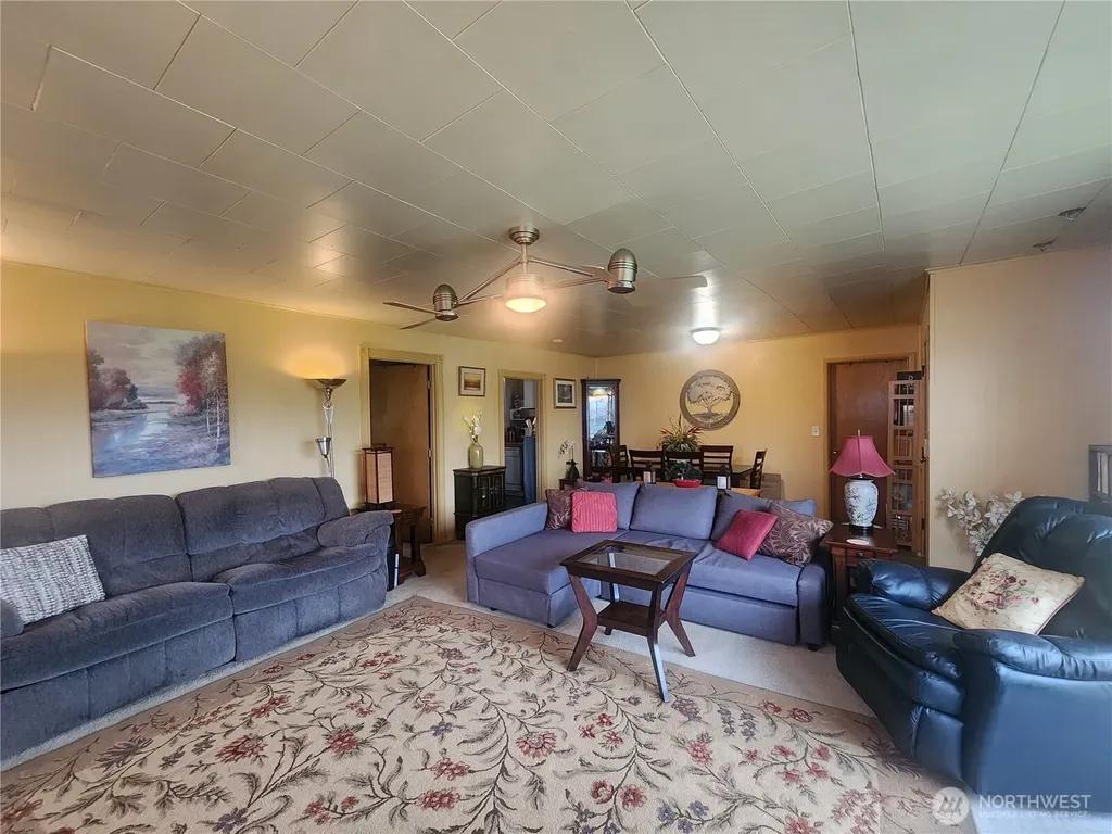 117 J Street Cosmopolis WA 98537