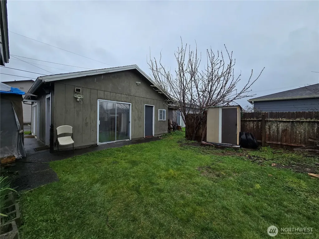 117 J Street Cosmopolis WA 98537