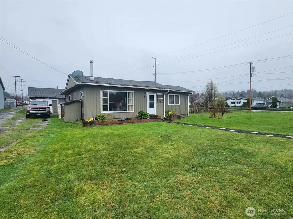 117 J Street Cosmopolis WA 98537