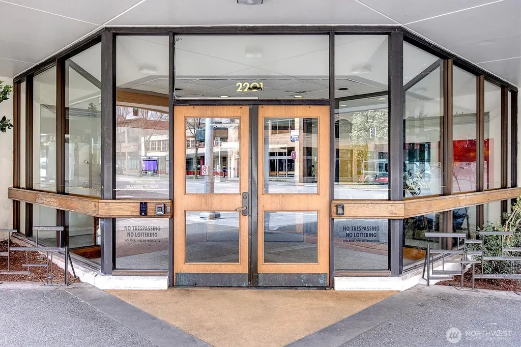 2201 3rd Avenue Seattle WA 98121