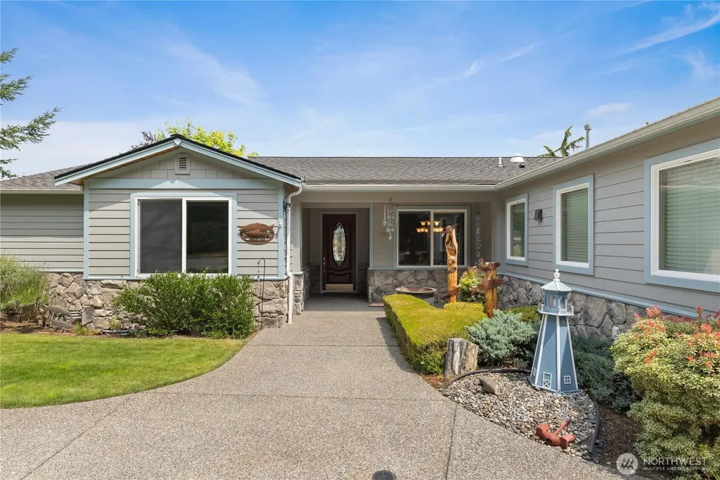 880 Shoshone Drive La Conner WA 98257