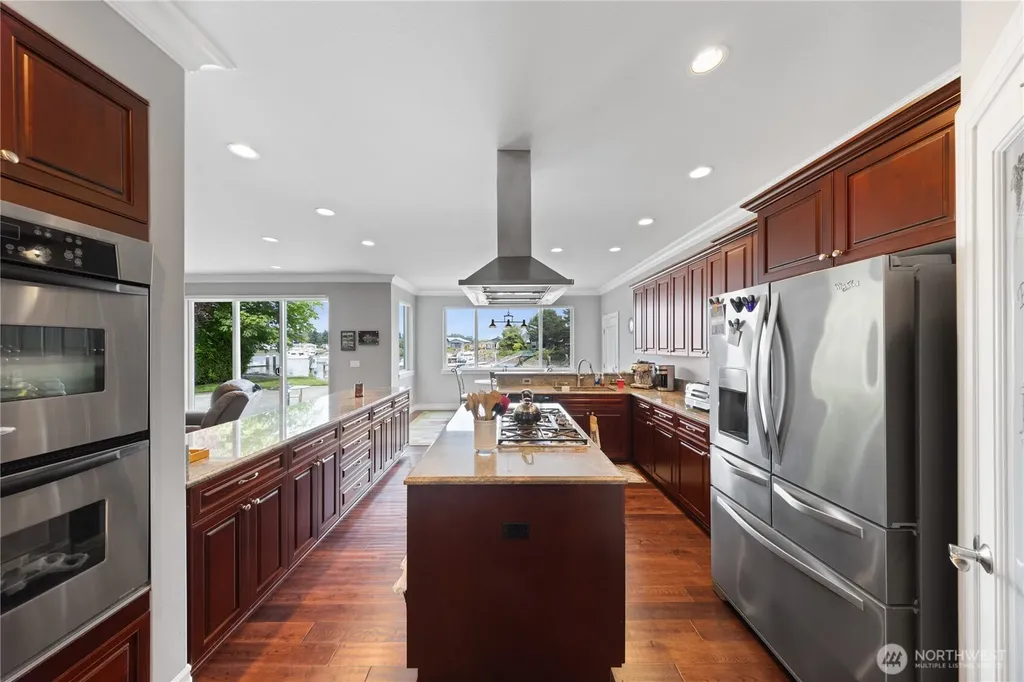880 Shoshone Drive La Conner WA 98257