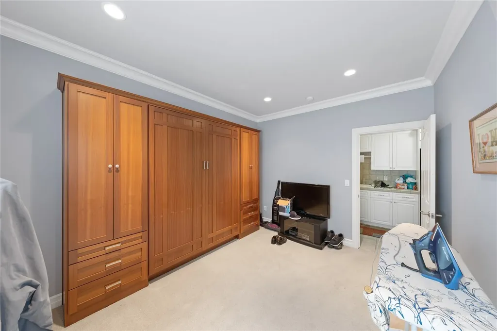 880 Shoshone Drive La Conner WA 98257