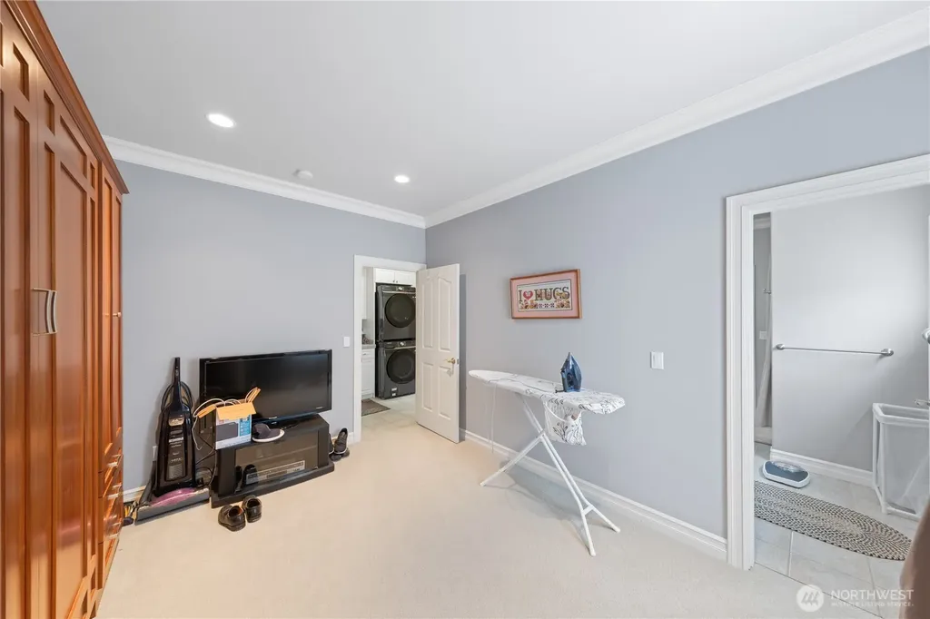 880 Shoshone Drive La Conner WA 98257