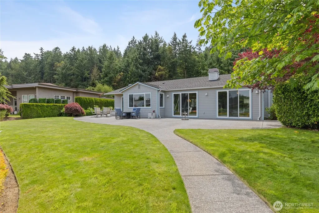880 Shoshone Drive La Conner WA 98257