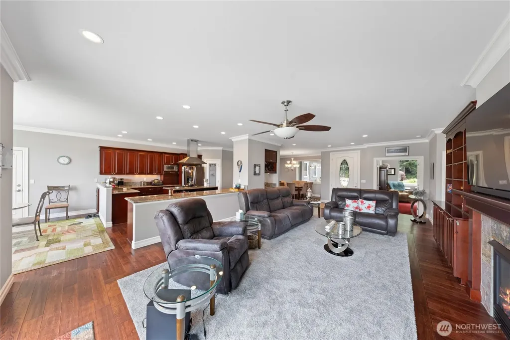 880 Shoshone Drive La Conner WA 98257
