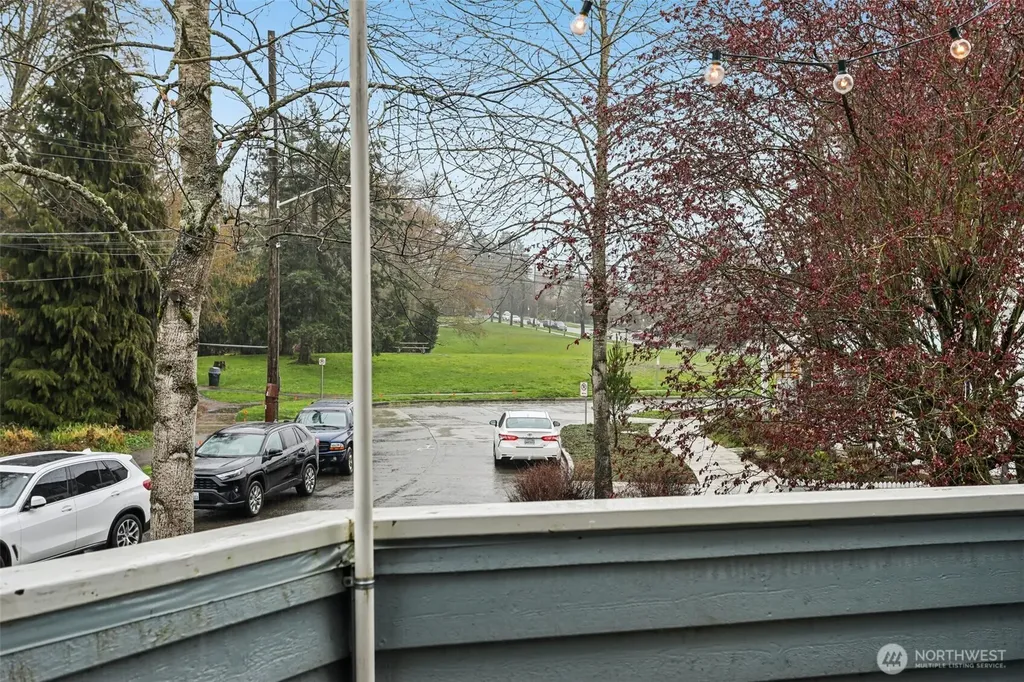 9242 Woodlawn Avenue N Seattle WA 98103