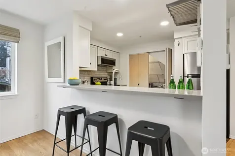 9242 Woodlawn Avenue N Seattle WA 98103