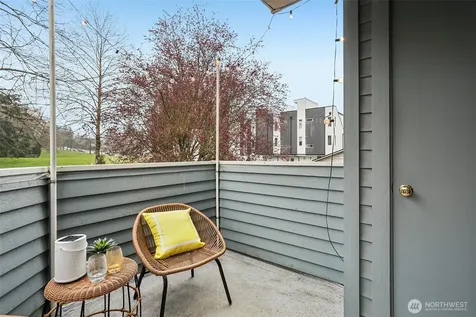 9242 Woodlawn Avenue N Seattle WA 98103