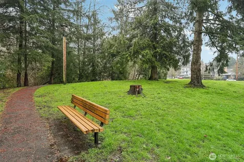 9242 Woodlawn Avenue N Seattle WA 98103