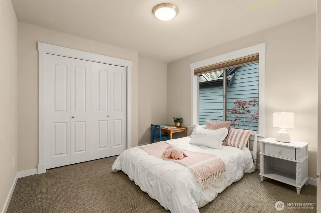 25812 SE 28th Place Sammamish WA 98075