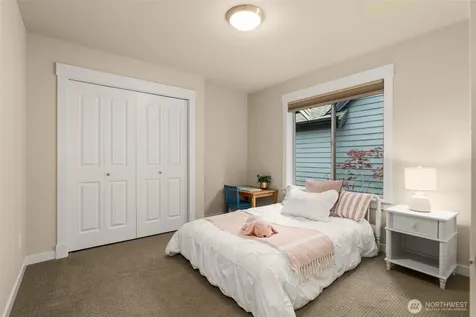 25812 SE 28th Place Sammamish WA 98075
