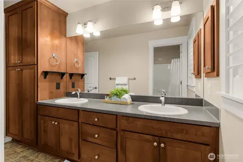 25812 SE 28th Place Sammamish WA 98075