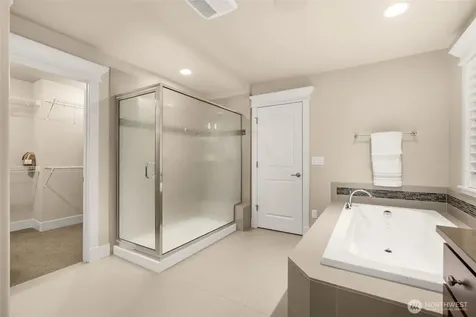 25812 SE 28th Place Sammamish WA 98075