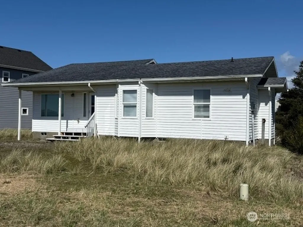 1410 N Jetty Avenue SW Ocean Shores WA 98569