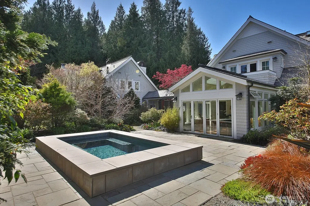 5021 Saratoga Road Langley WA 98260