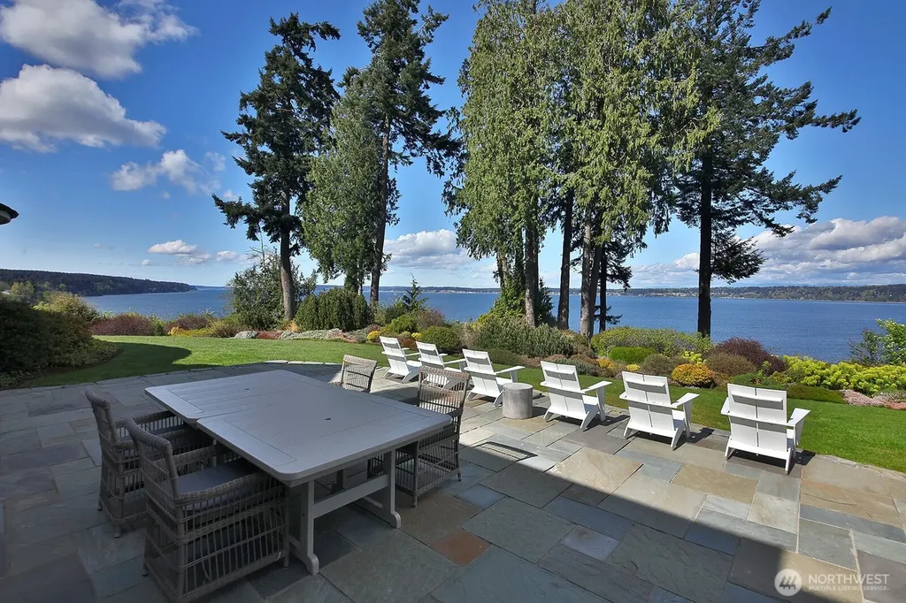 5021 Saratoga Road Langley WA 98260