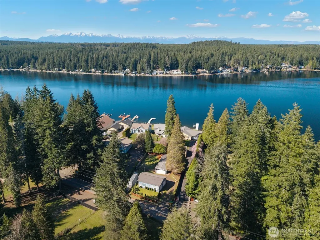 1961 E Mason Lake Drive E Grapeview WA 98546