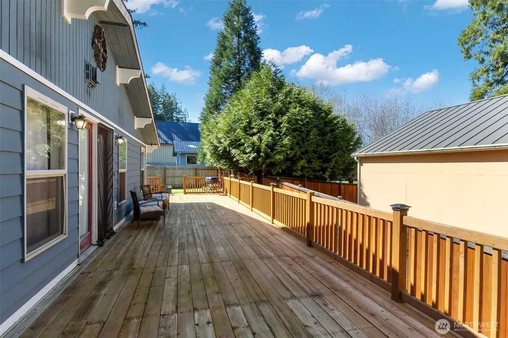 1961 E Mason Lake Drive E Grapeview WA 98546
