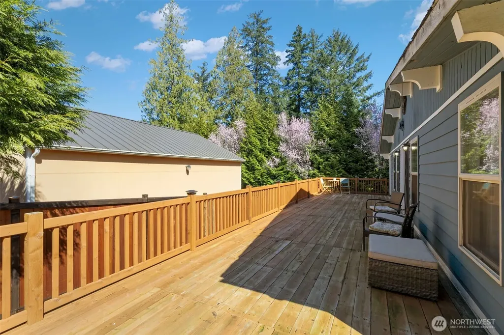 1961 E Mason Lake Drive E Grapeview WA 98546